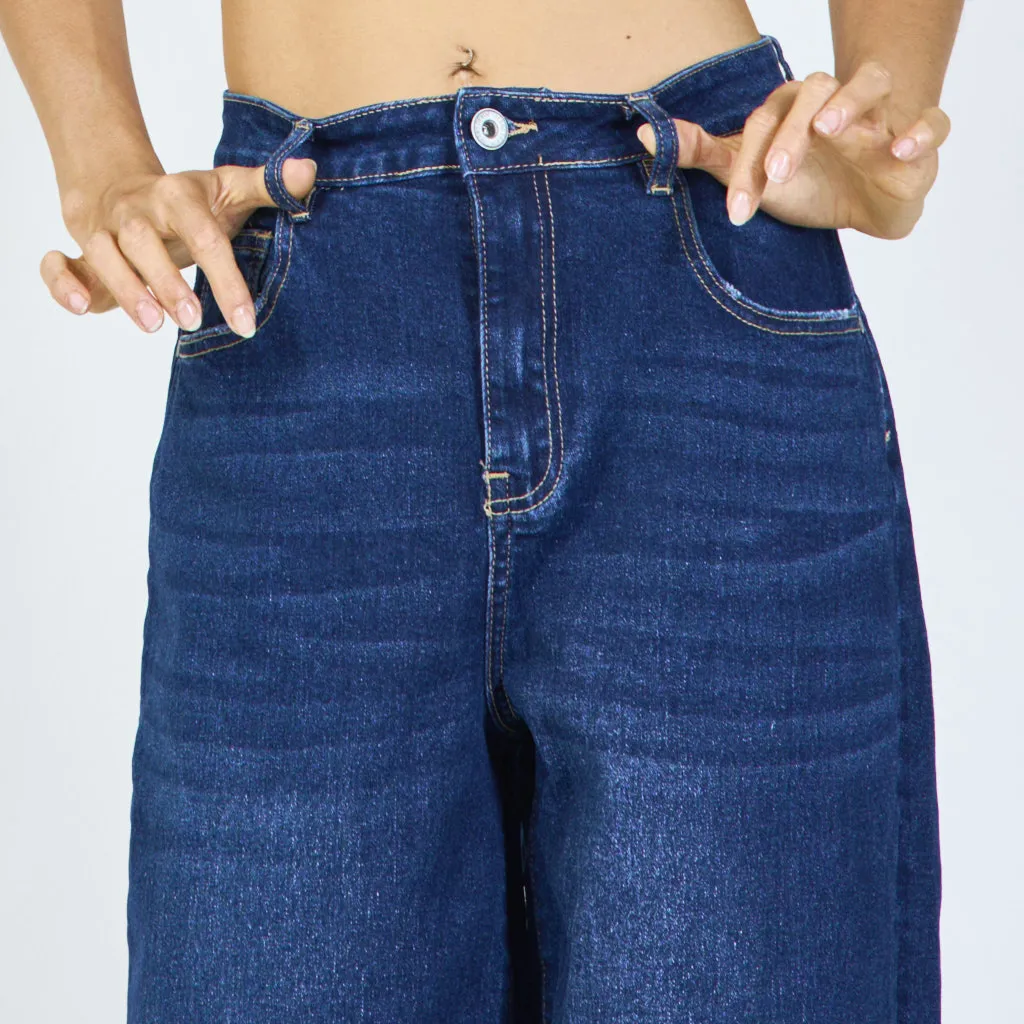 High-waisted cropped jeans with relaxed fit wholesale