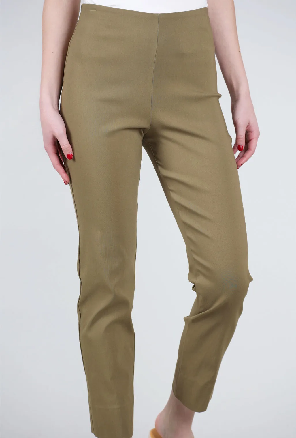 Milo Pant, Algae