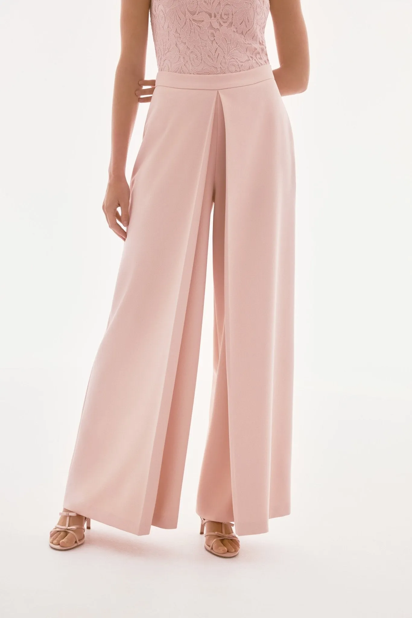 Signature Wide Leg Pant