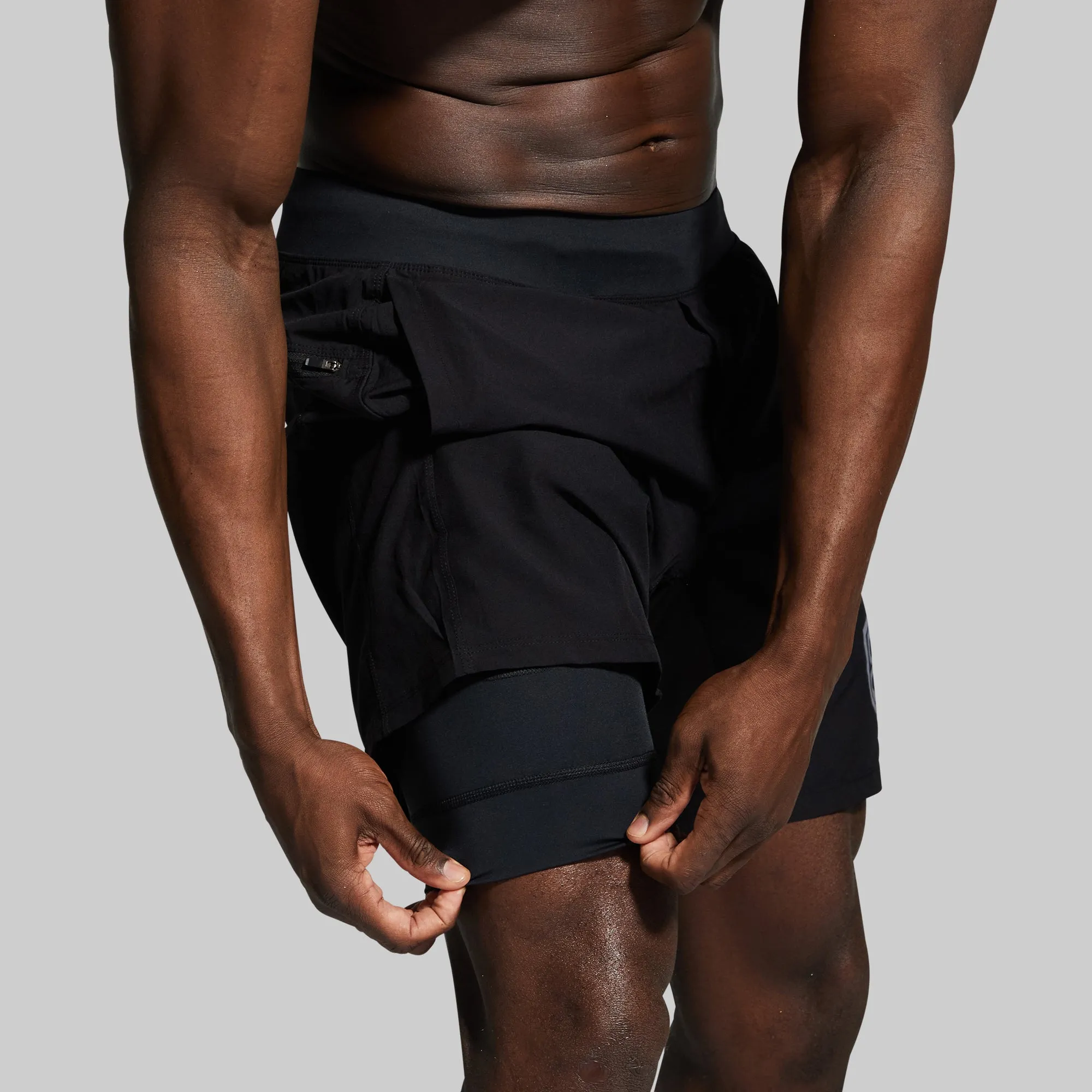 Versatile Short w/ Compression 7" (Black)