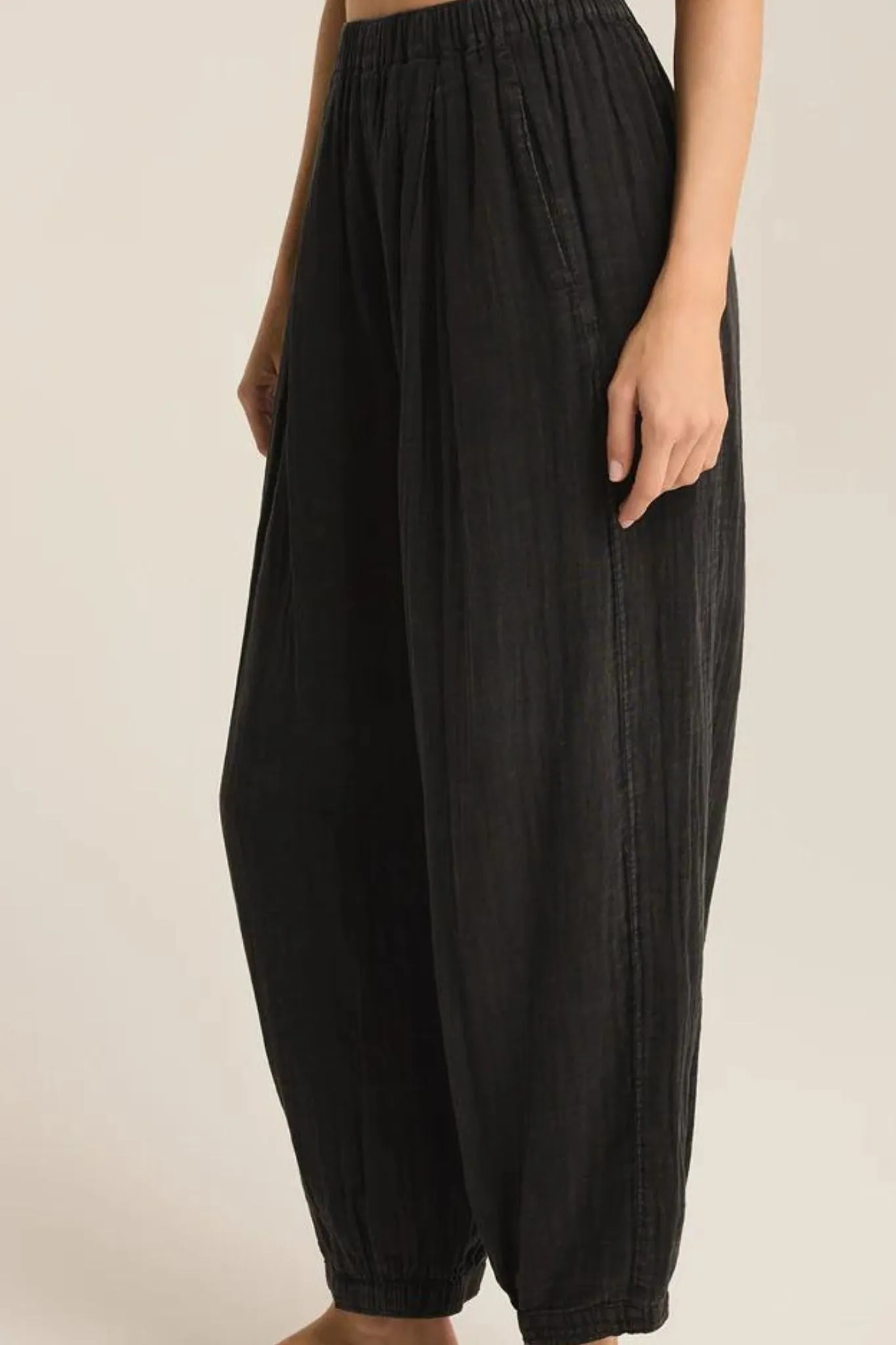 Z Supply: Step Out Gauze Pants in Black